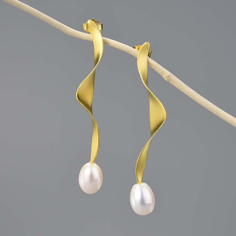 Spiral Pearl - Dangle Earrings