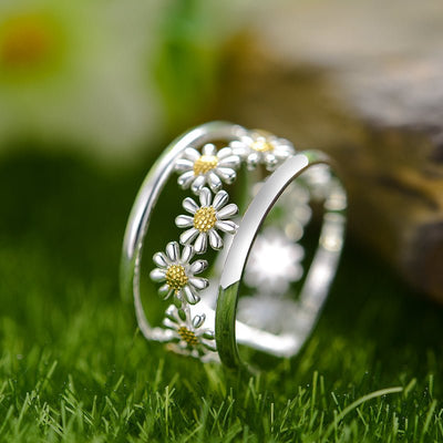 Delicate Daisy – Adjustable Ring