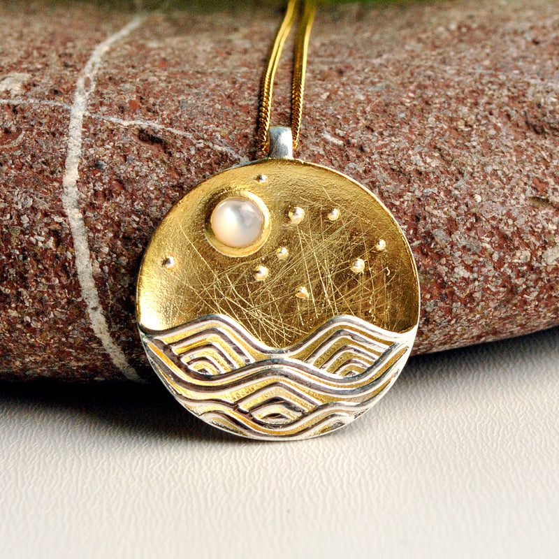 Moonlight Glow – Handmade Pendant