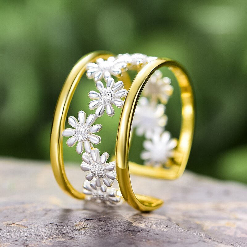 Delicate Daisy – Adjustable Ring