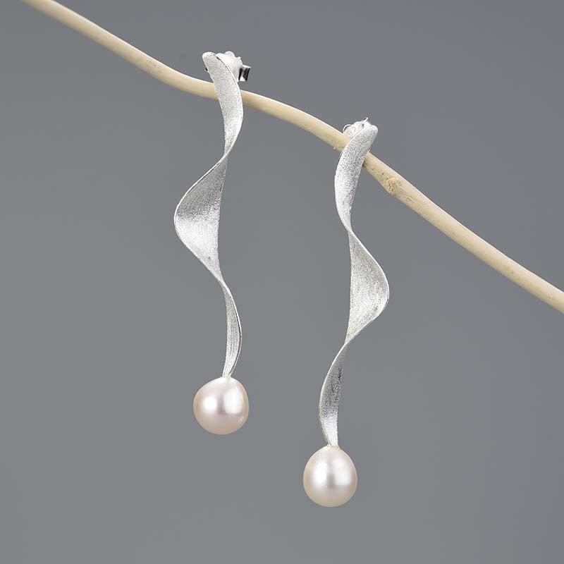 Spiral Pearl - Dangle Earrings